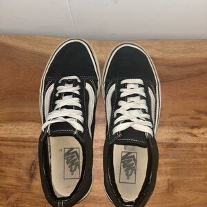 Vans Women’s Black and White Sneakers- s excellent condition